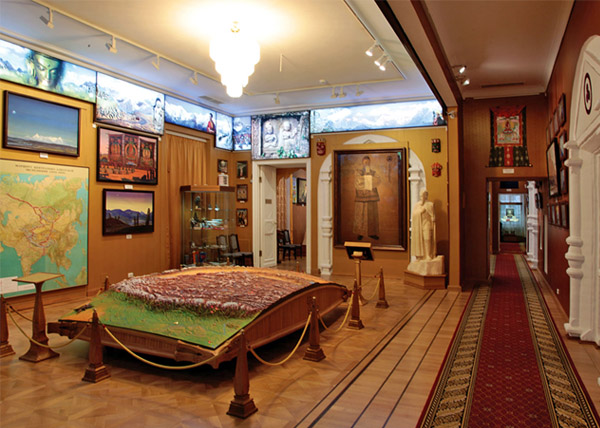 Зал Центрально-Азиатской Экспедиции до захвата Музея