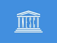 Флаг Организации Объединенных Наций по вопросам образования, науки и культуры (ЮНЕСКО).